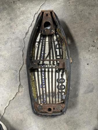 This is a pictorial representation of a vespa seat