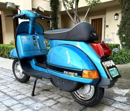 This is a photograph of a 1987 motovespa do brasil
