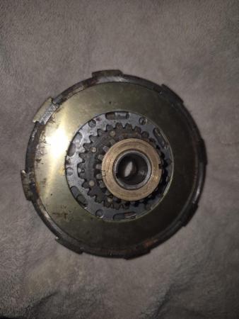 This is a pictorial representation of a vespa ss 180 clutch