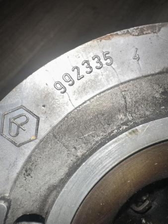 This is a representation of a vespa p200 head