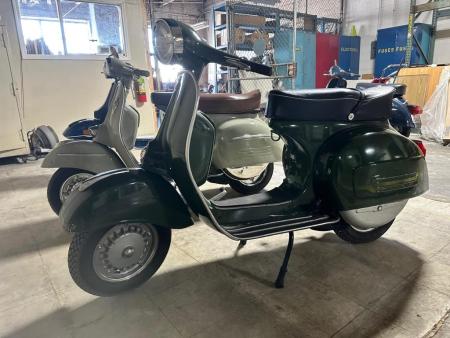 This is a representation of a 1977 vespa t.s (jungla verde)